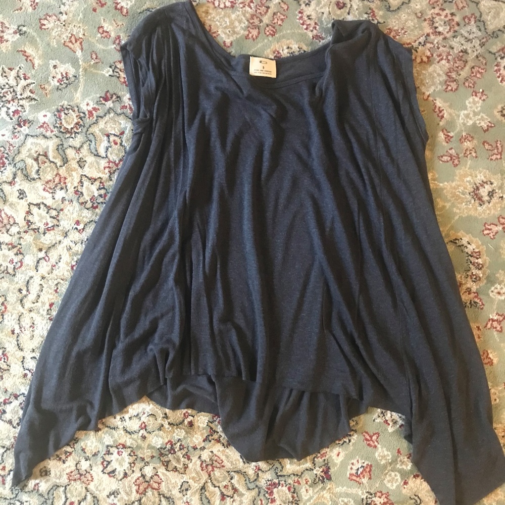 Short sleeve gray shirt